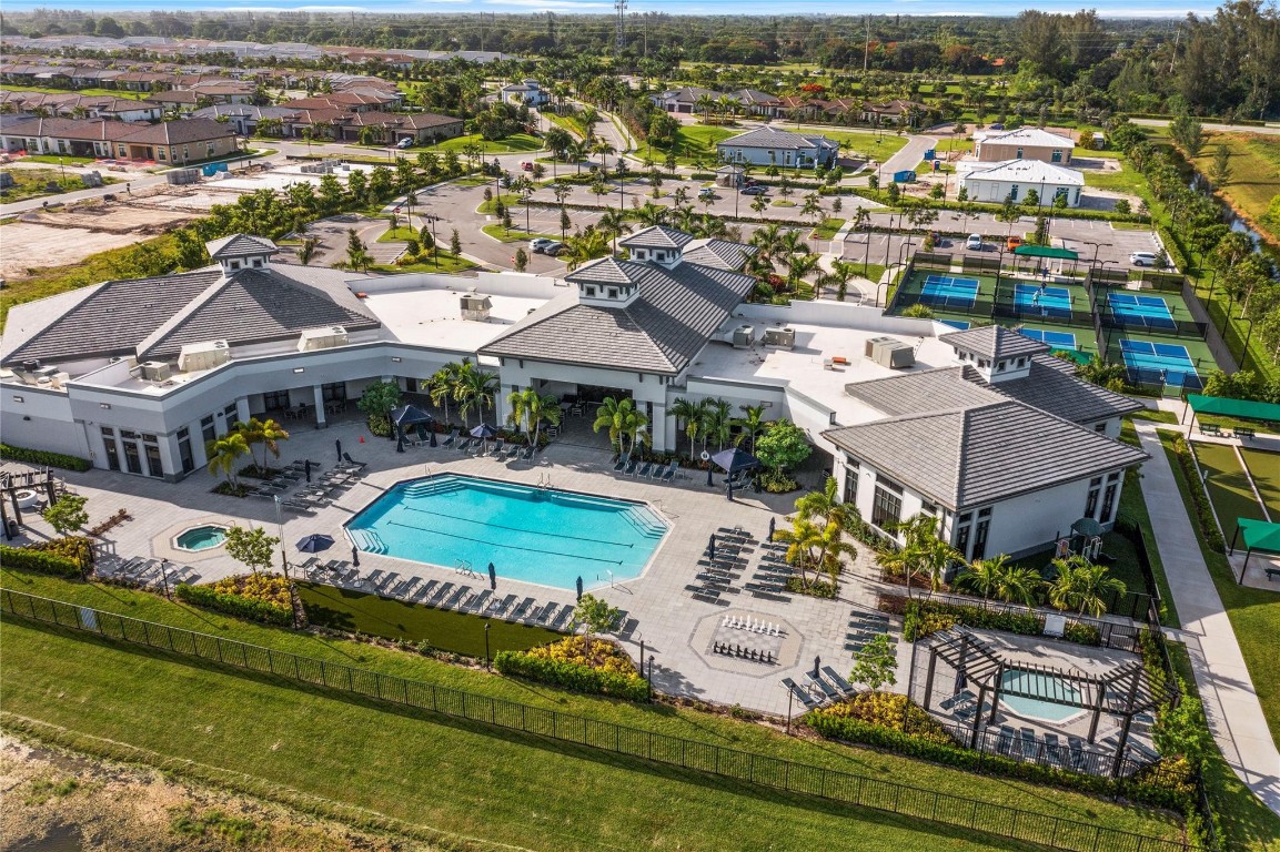 The Falls at Parkland - Residential