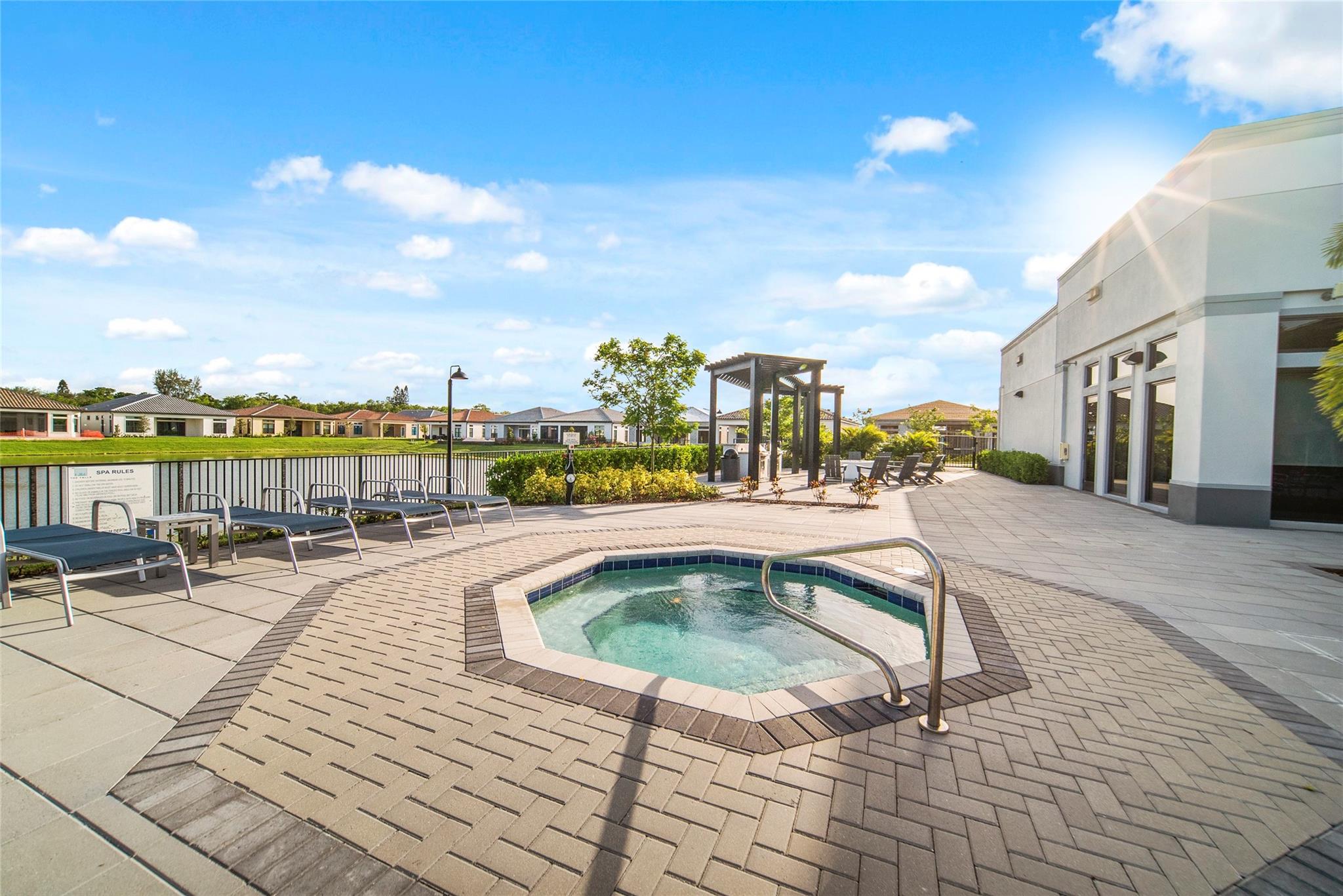 The Falls at Parkland - Residential