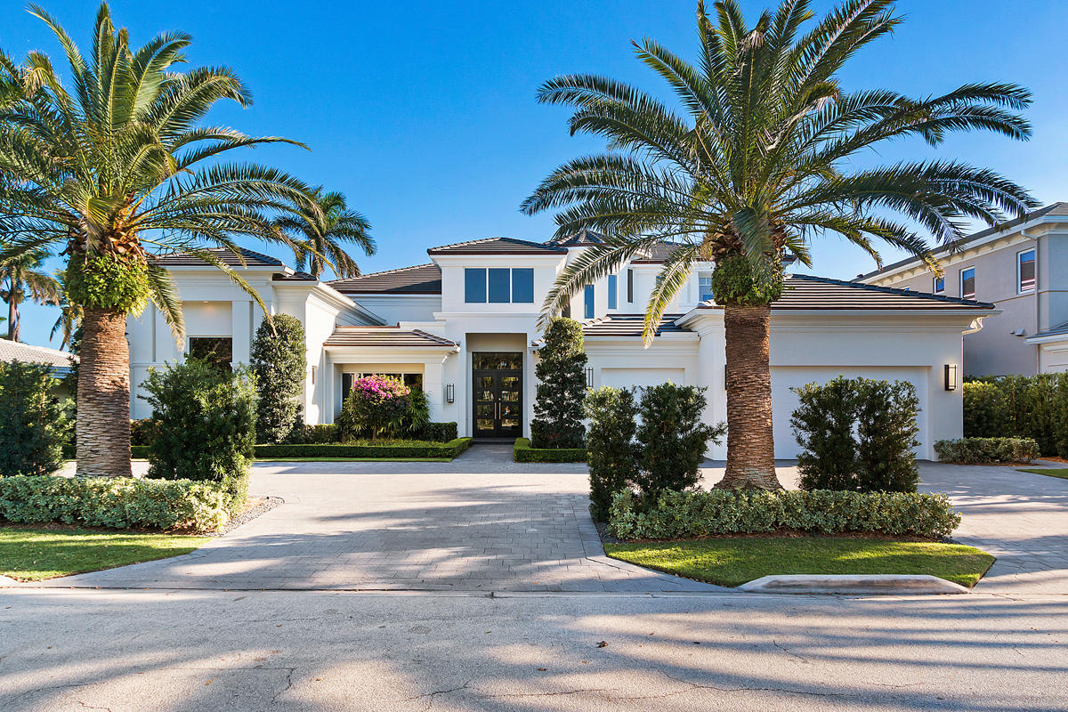 ROYAL PALM YACHT & COUNTRY CLUB - Residential