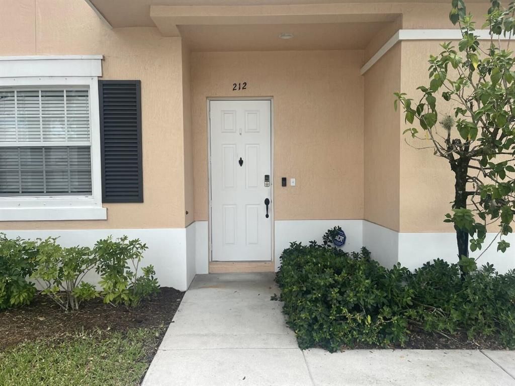 Photo of 10400 SW Stephanie Way Way #5212, Port St Lucie, FL 34987 (MLS # R10822150)