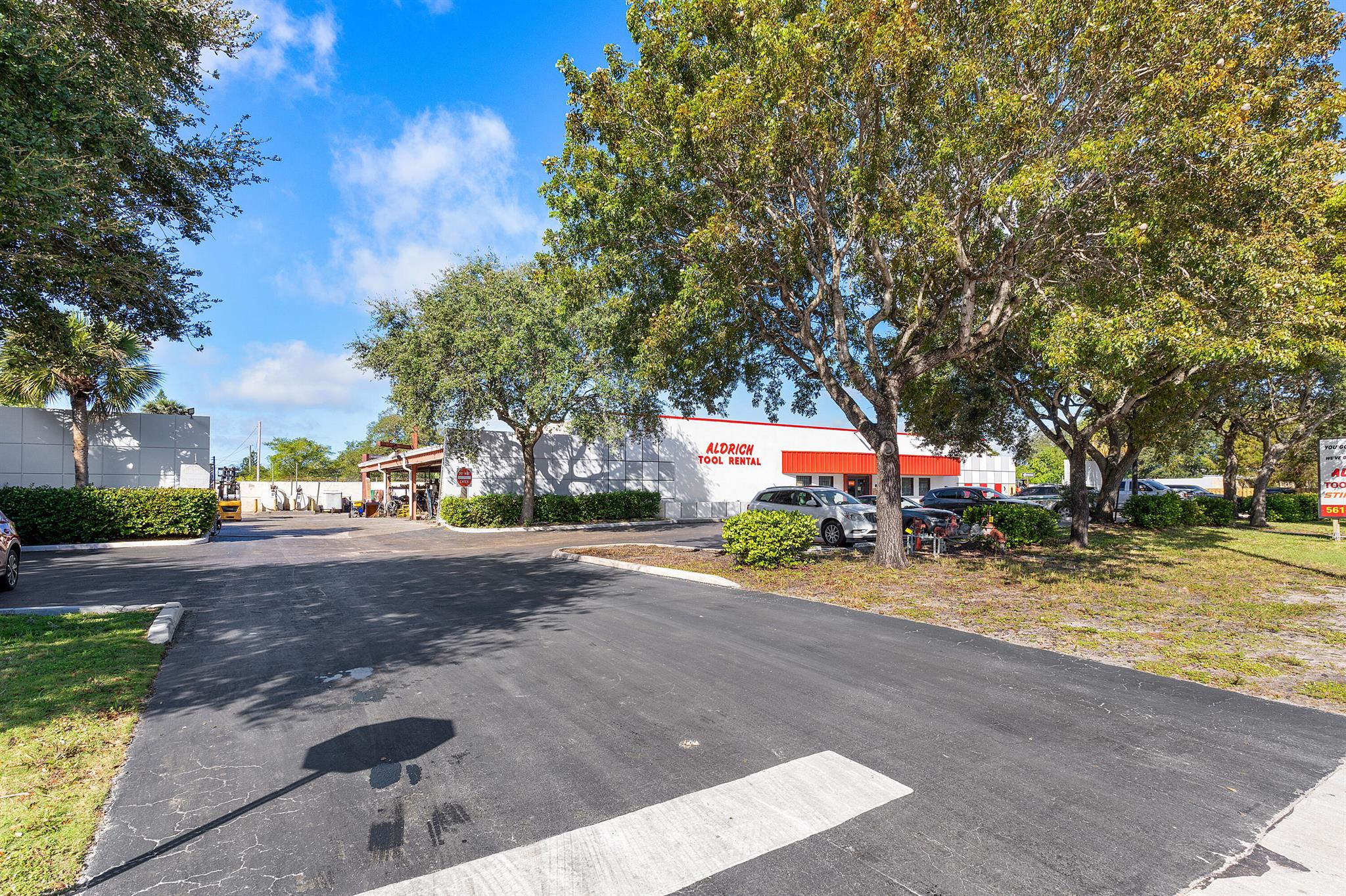 MEERDINKS LITTLE RANCHES - Commercial Sale