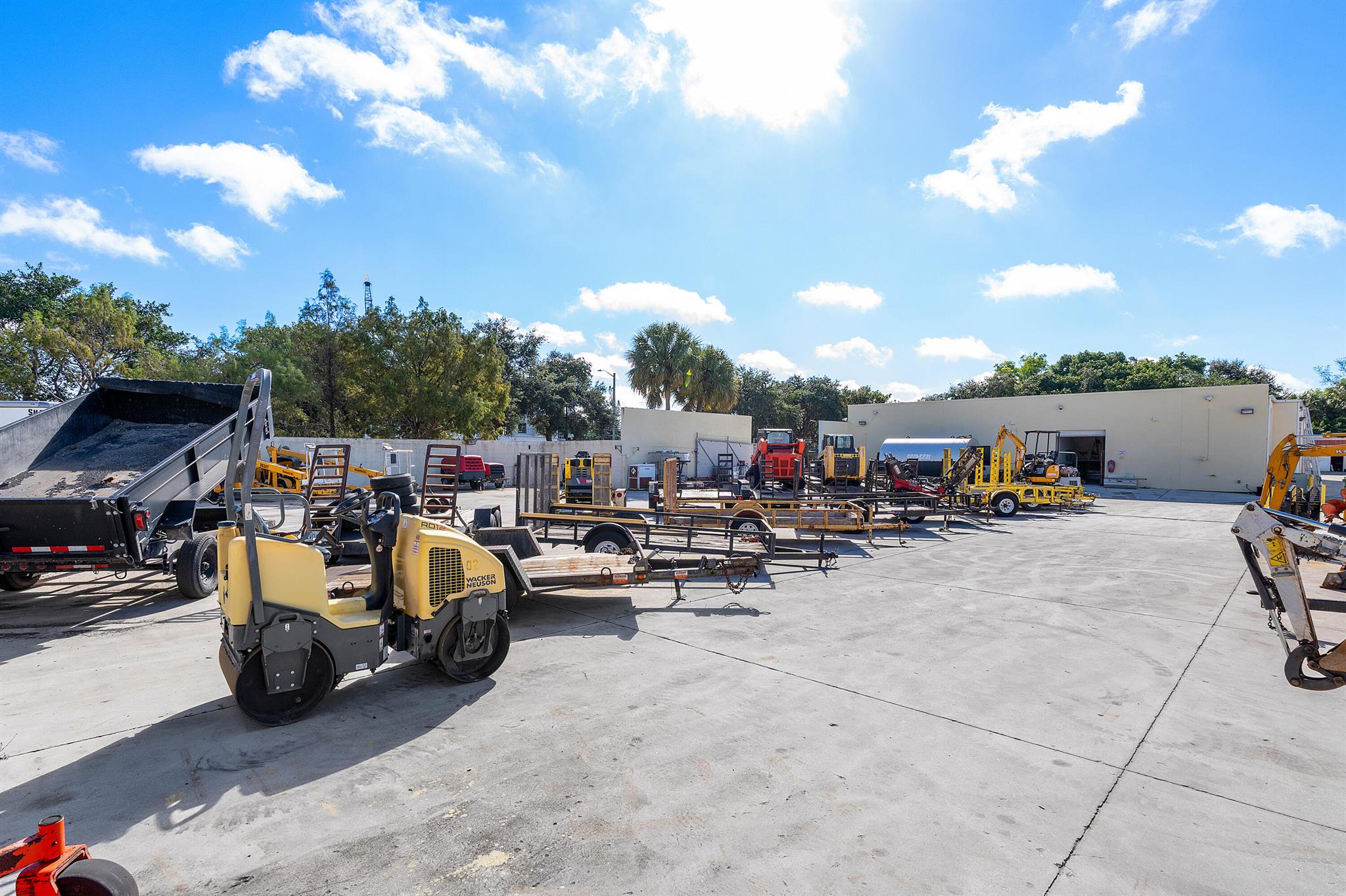 MEERDINKS LITTLE RANCHES - Commercial Sale