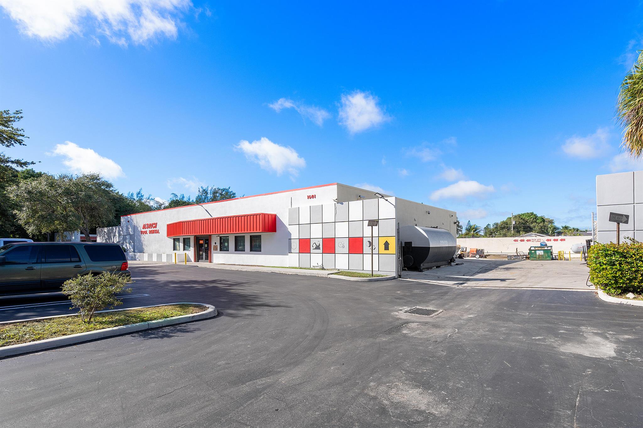 MEERDINKS LITTLE RANCHES - Commercial Sale