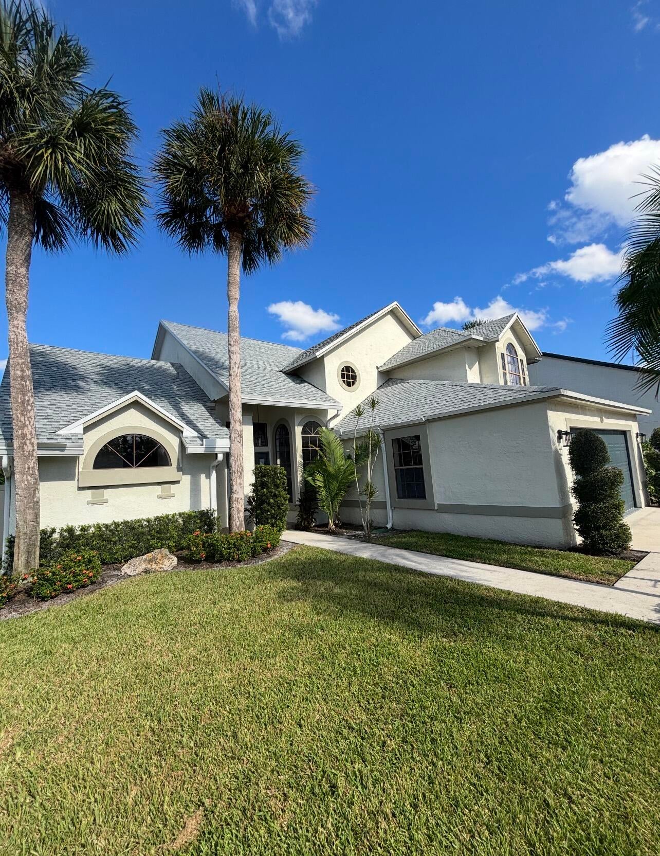 Properties 12989 Meadowbreeze Drive