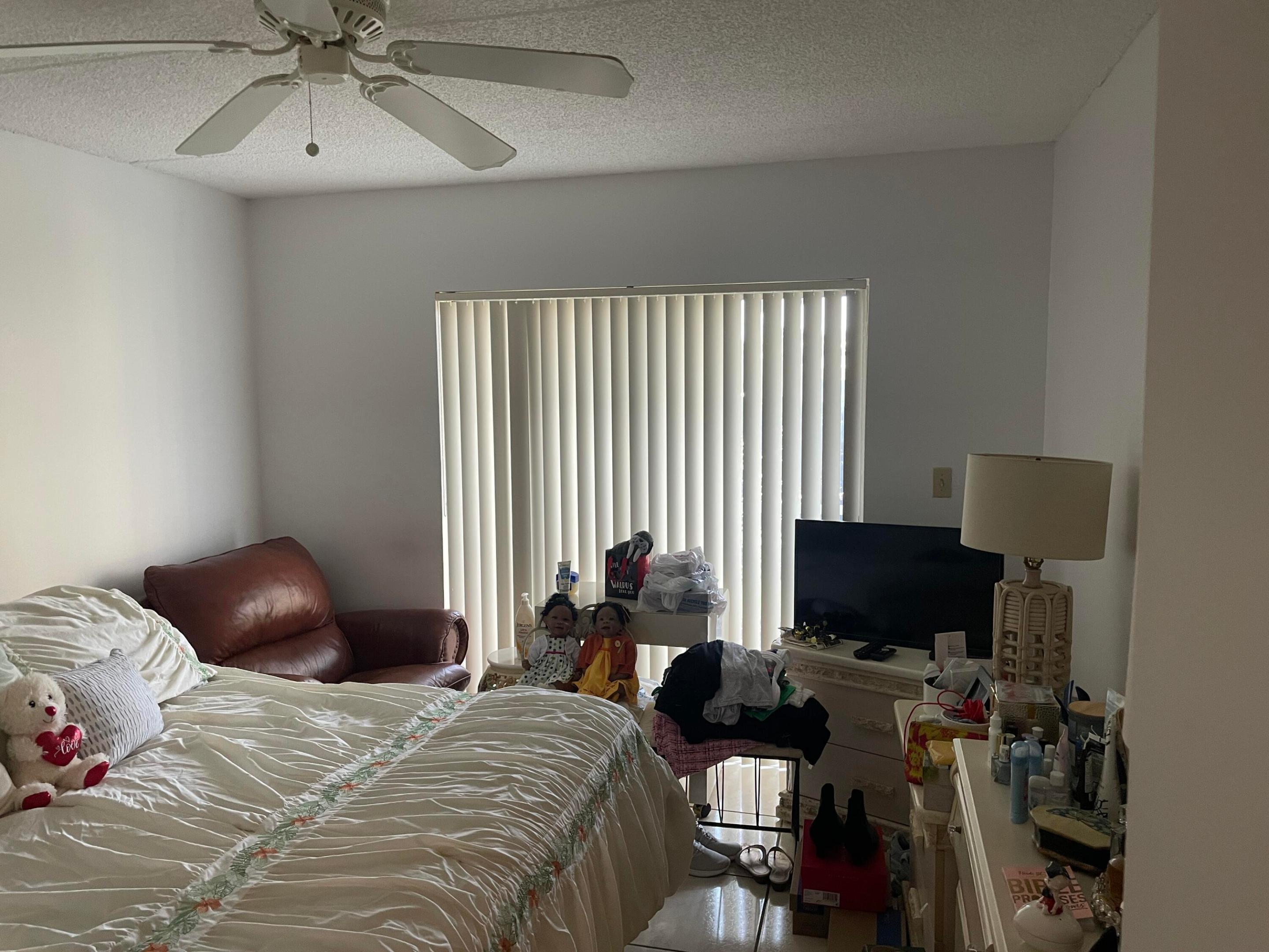 VILLAGE GREEN - Residential