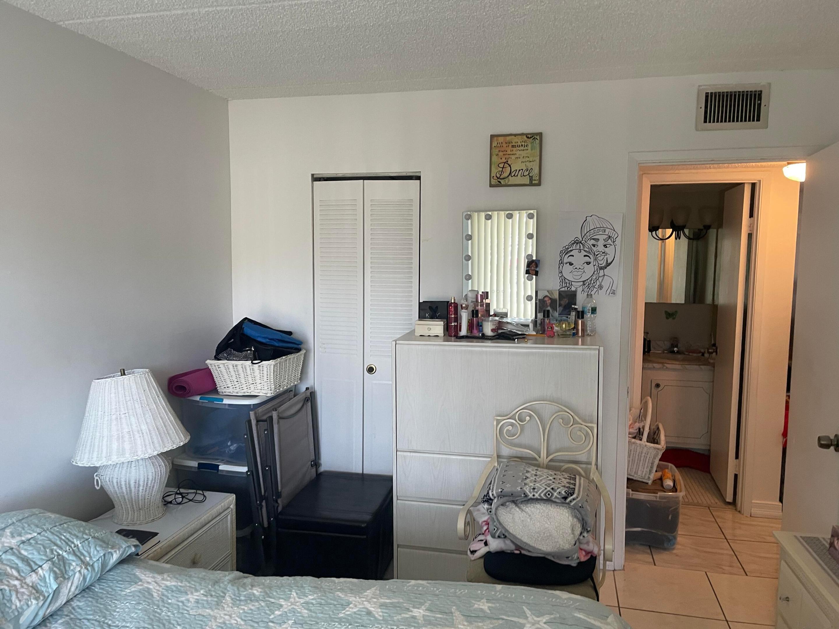 VILLAGE GREEN - Residential