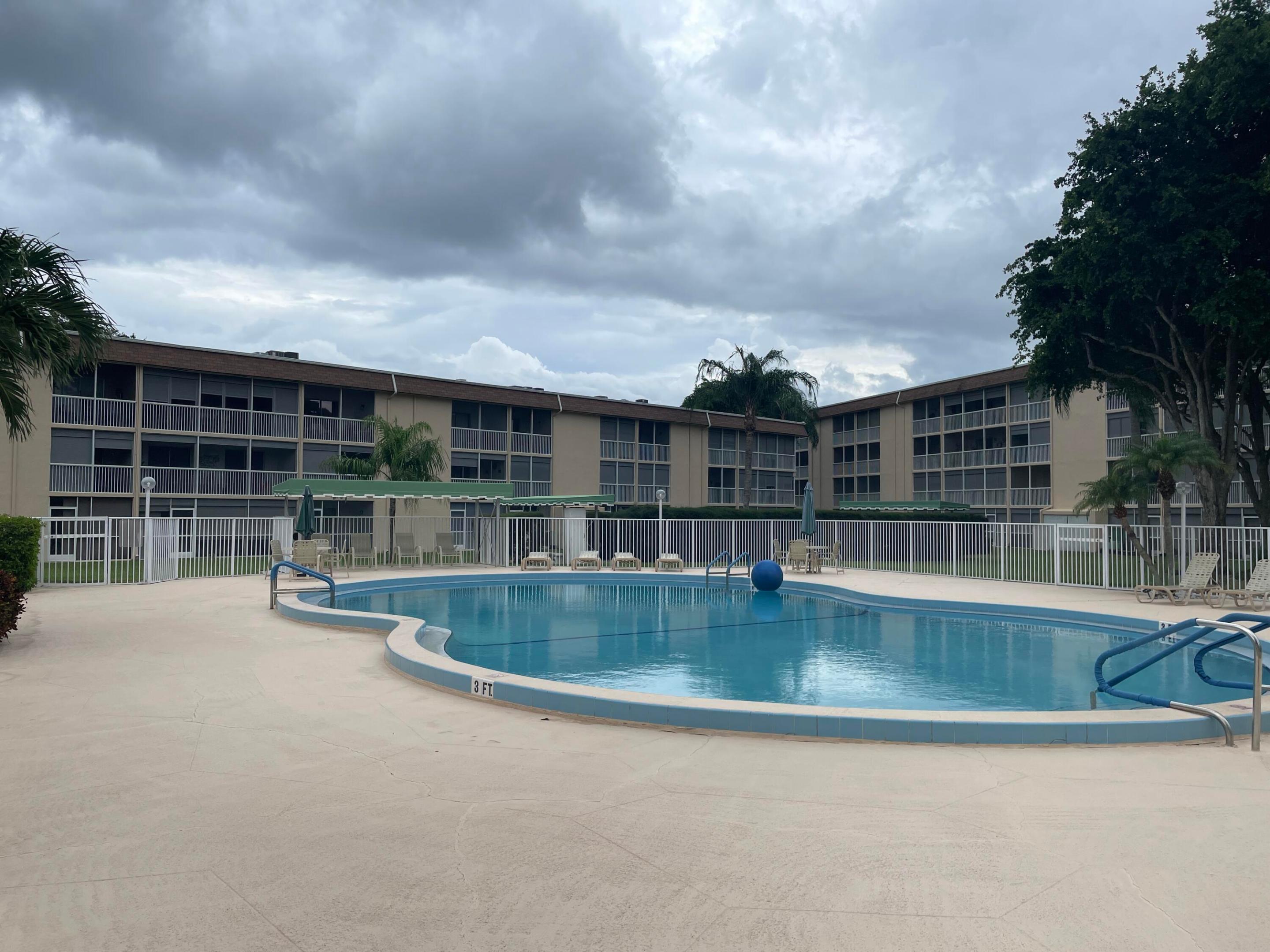 VILLAGE GREEN - Residential