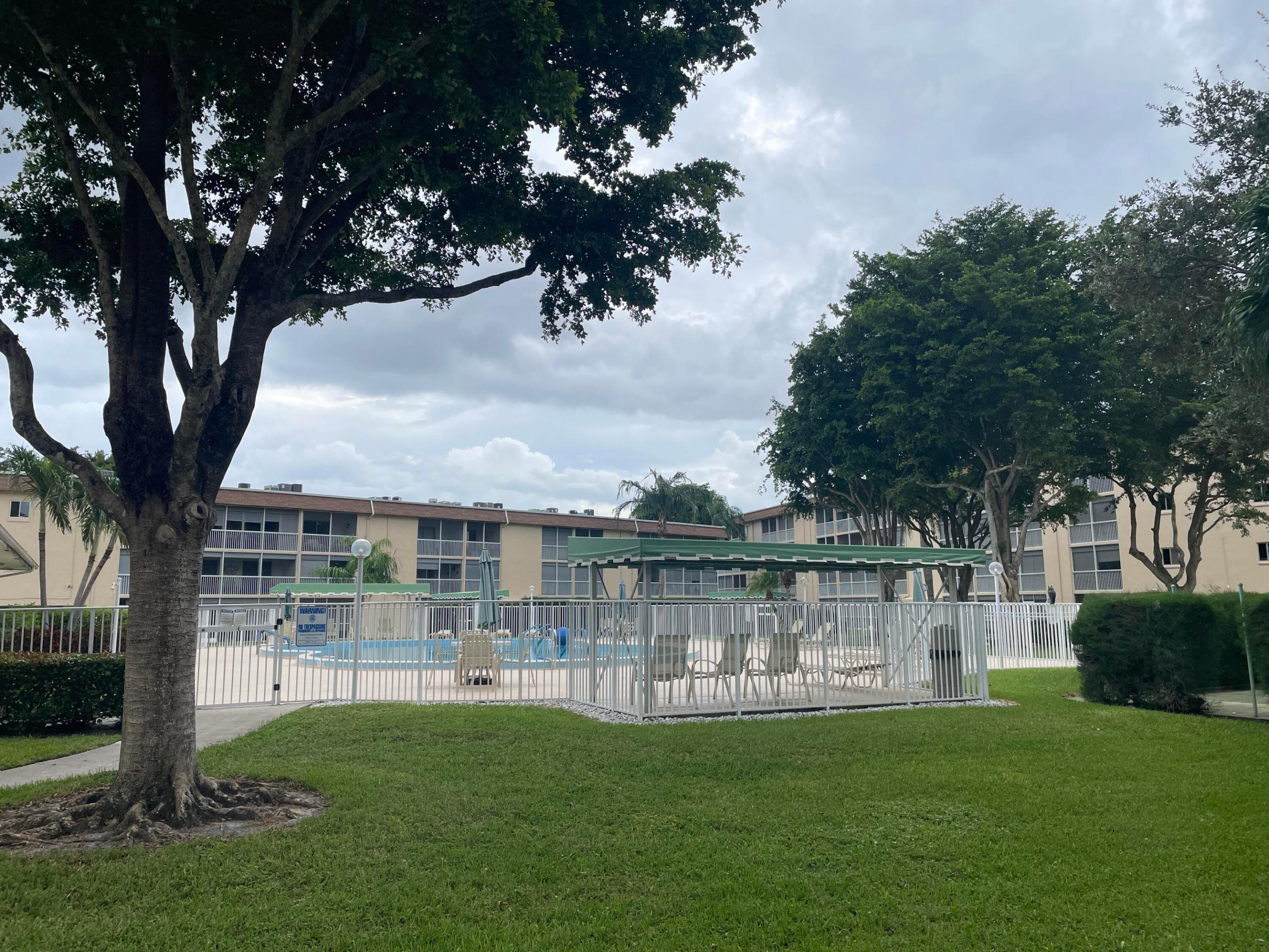 VILLAGE GREEN - Residential