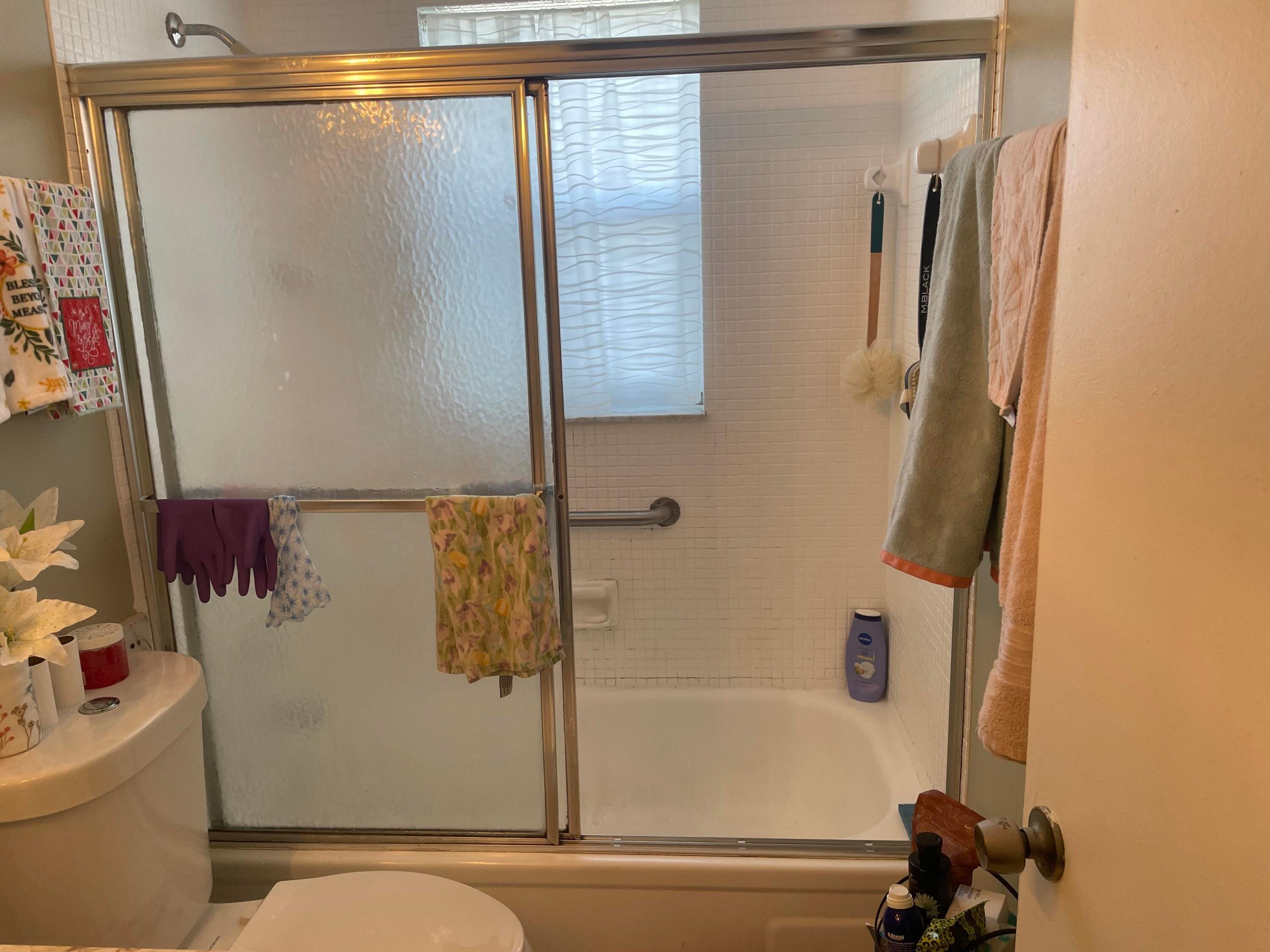 VILLAGE GREEN - Residential