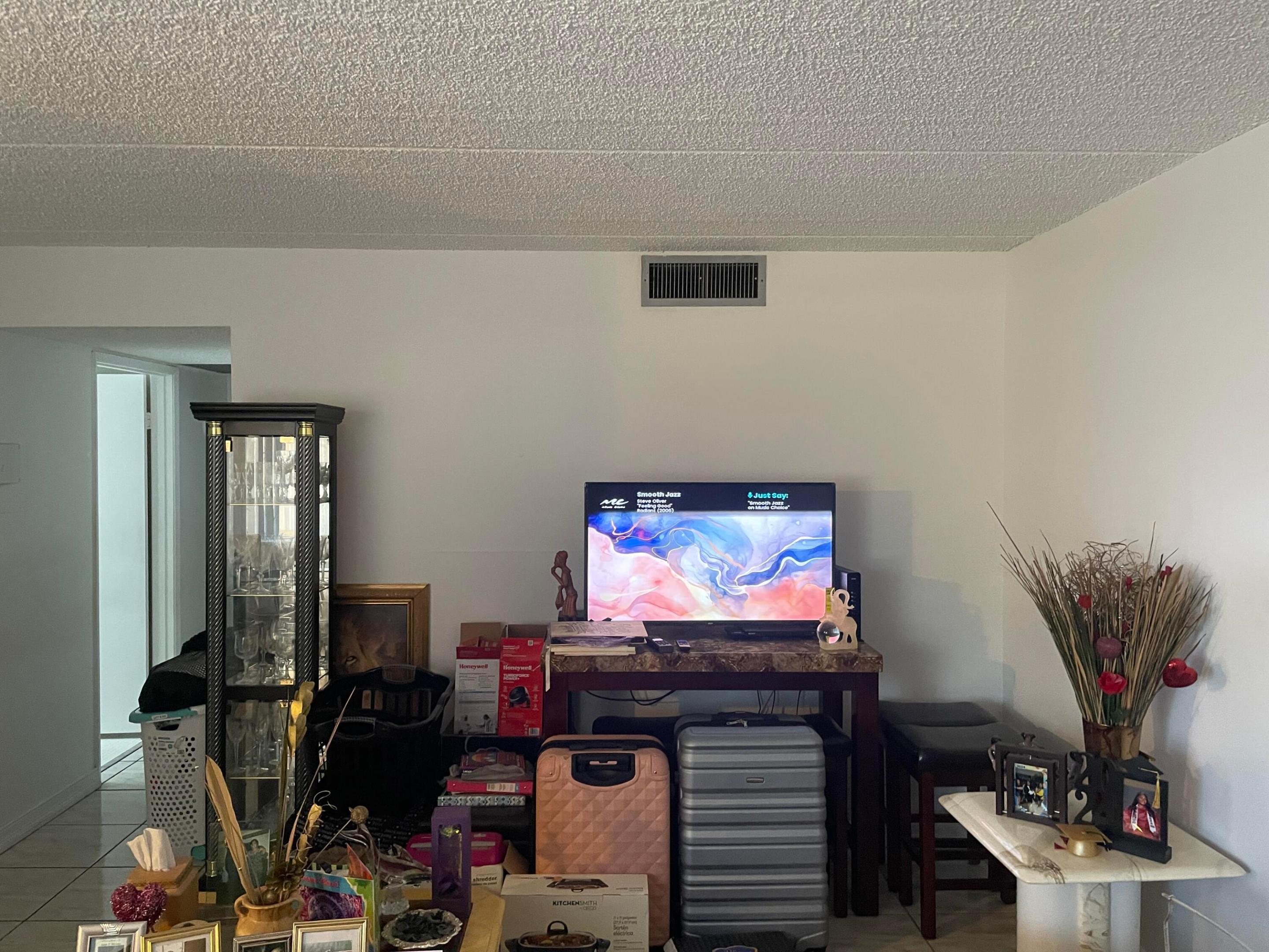 VILLAGE GREEN - Residential