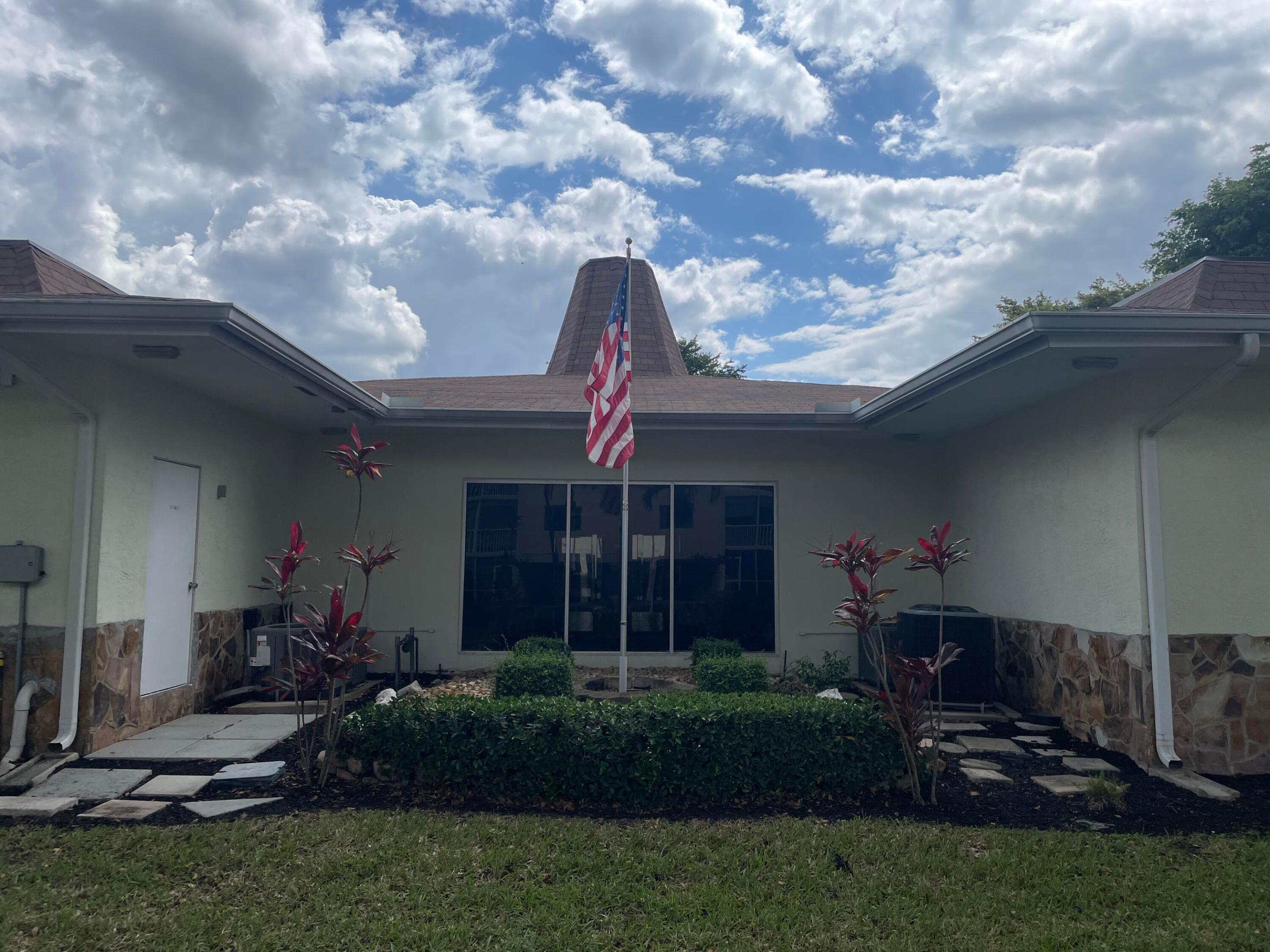 VILLAGE GREEN - Residential