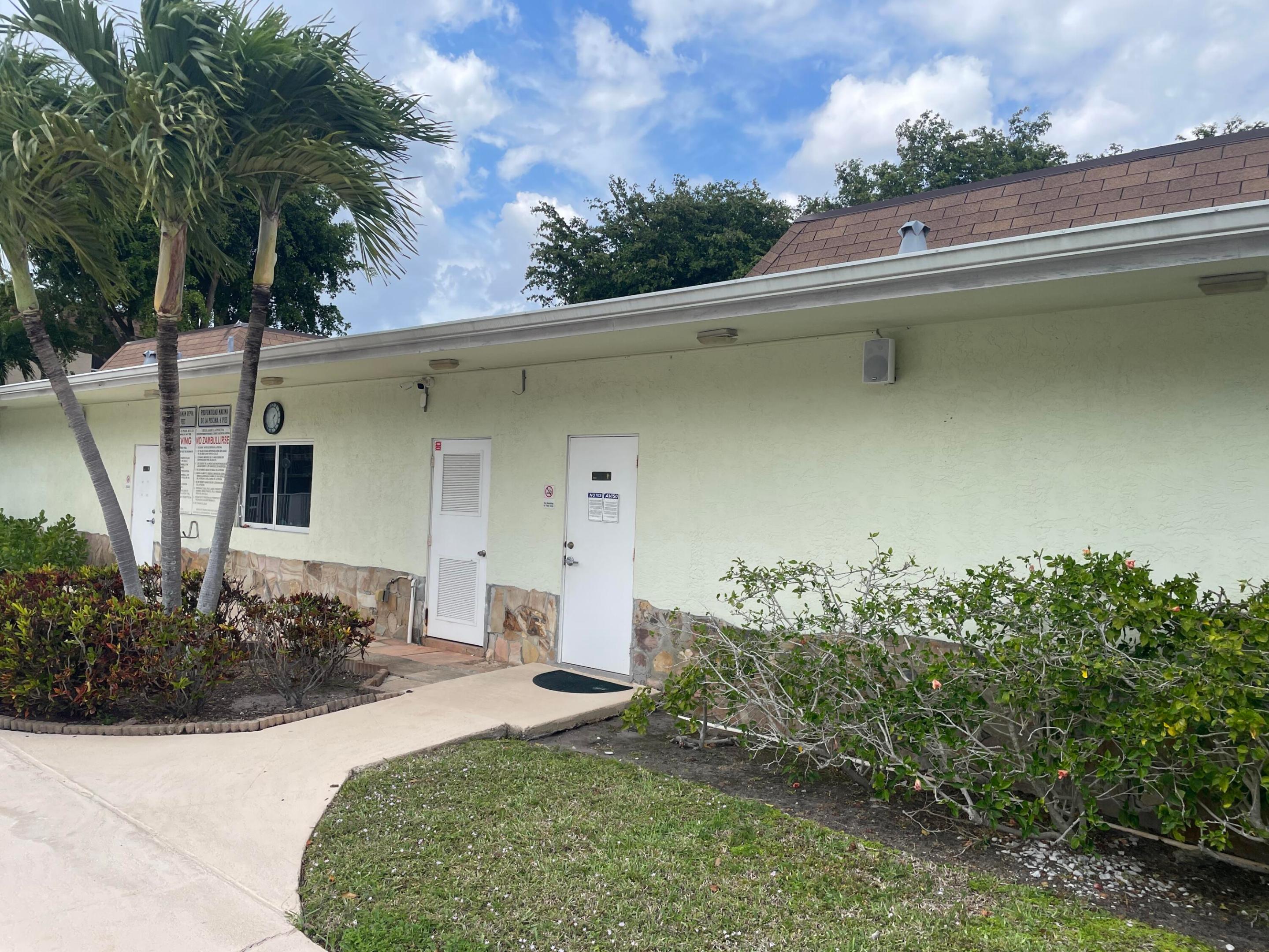 VILLAGE GREEN - Residential