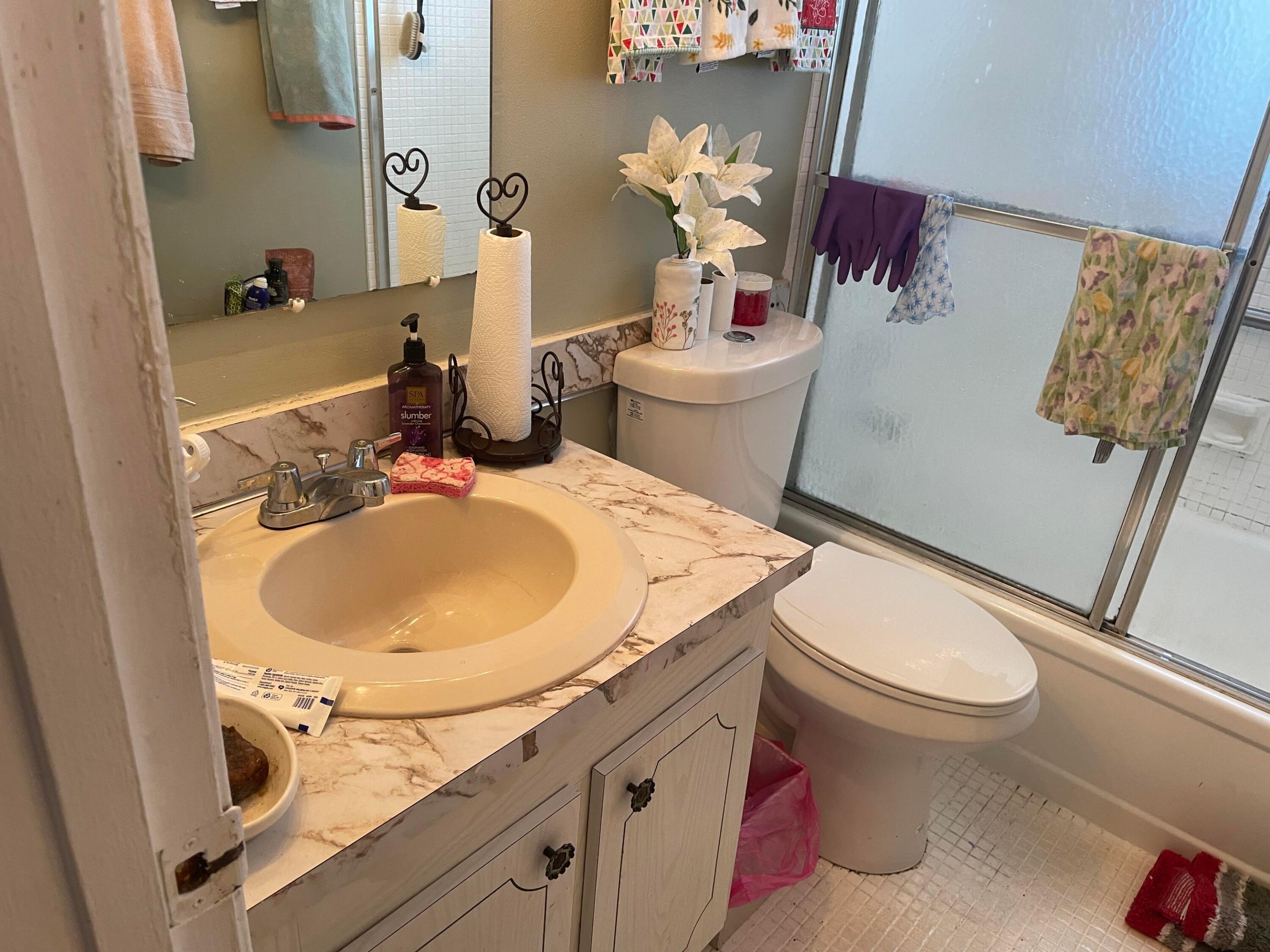 VILLAGE GREEN - Residential