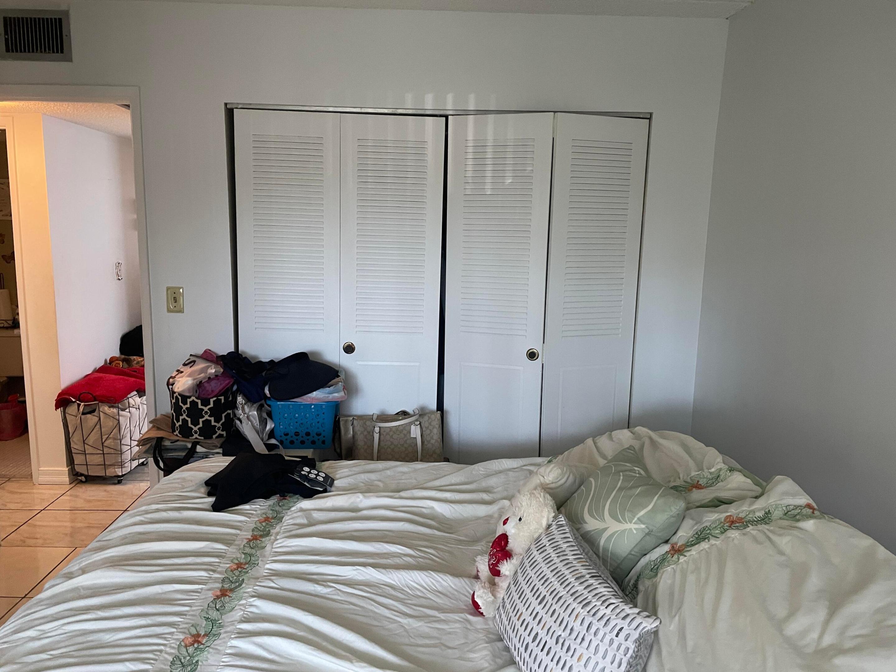 VILLAGE GREEN - Residential