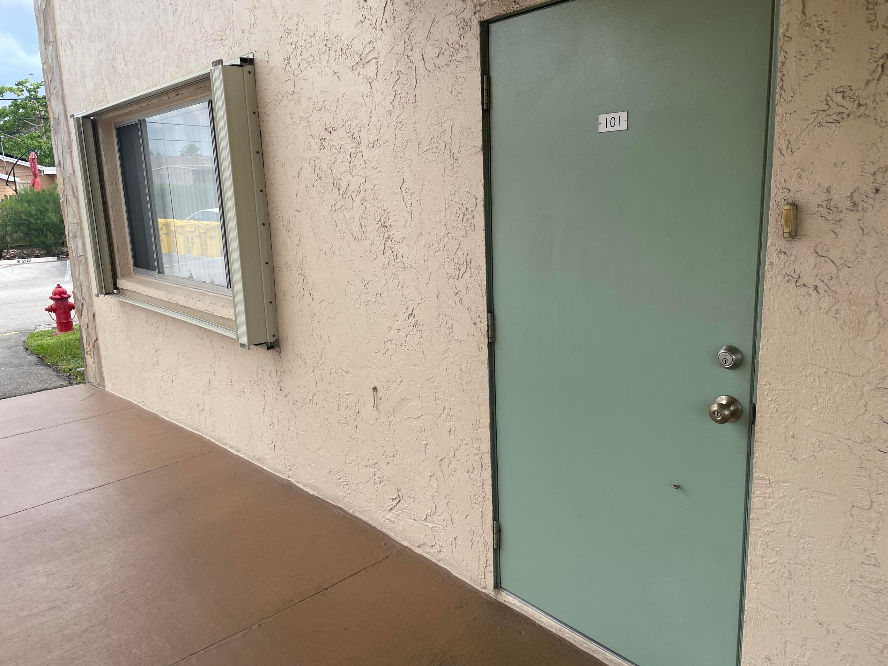 VILLAGE GREEN - Residential