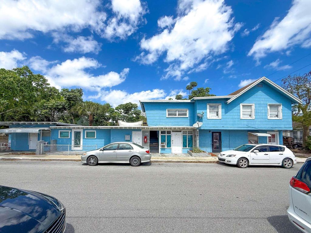 Photo of 714 N 4th Ave Avenue N, Lake Worth Beach, FL 33460 (MLS # B26010776)