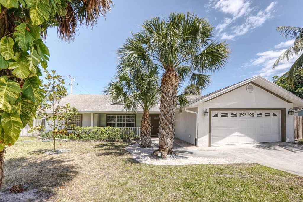 Photo of 701 SE Dolphin Drive, Stuart, FL 34996 (MLS # R10982628)