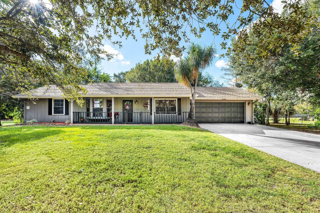 Photo of 16744 E Lancashire Drive, Loxahatchee, FL 33470 (MLS # R11147908)