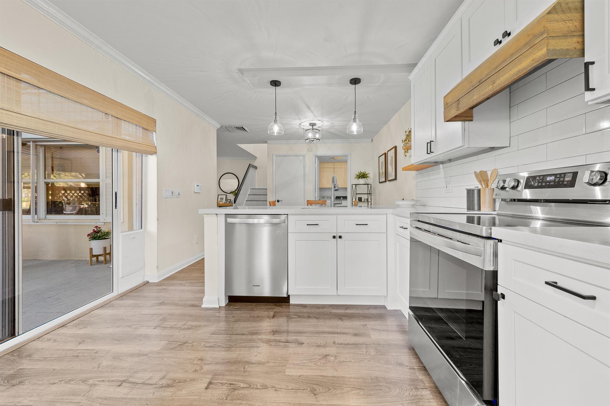 WELLESLEY AT LAKE CLARKE - Residential