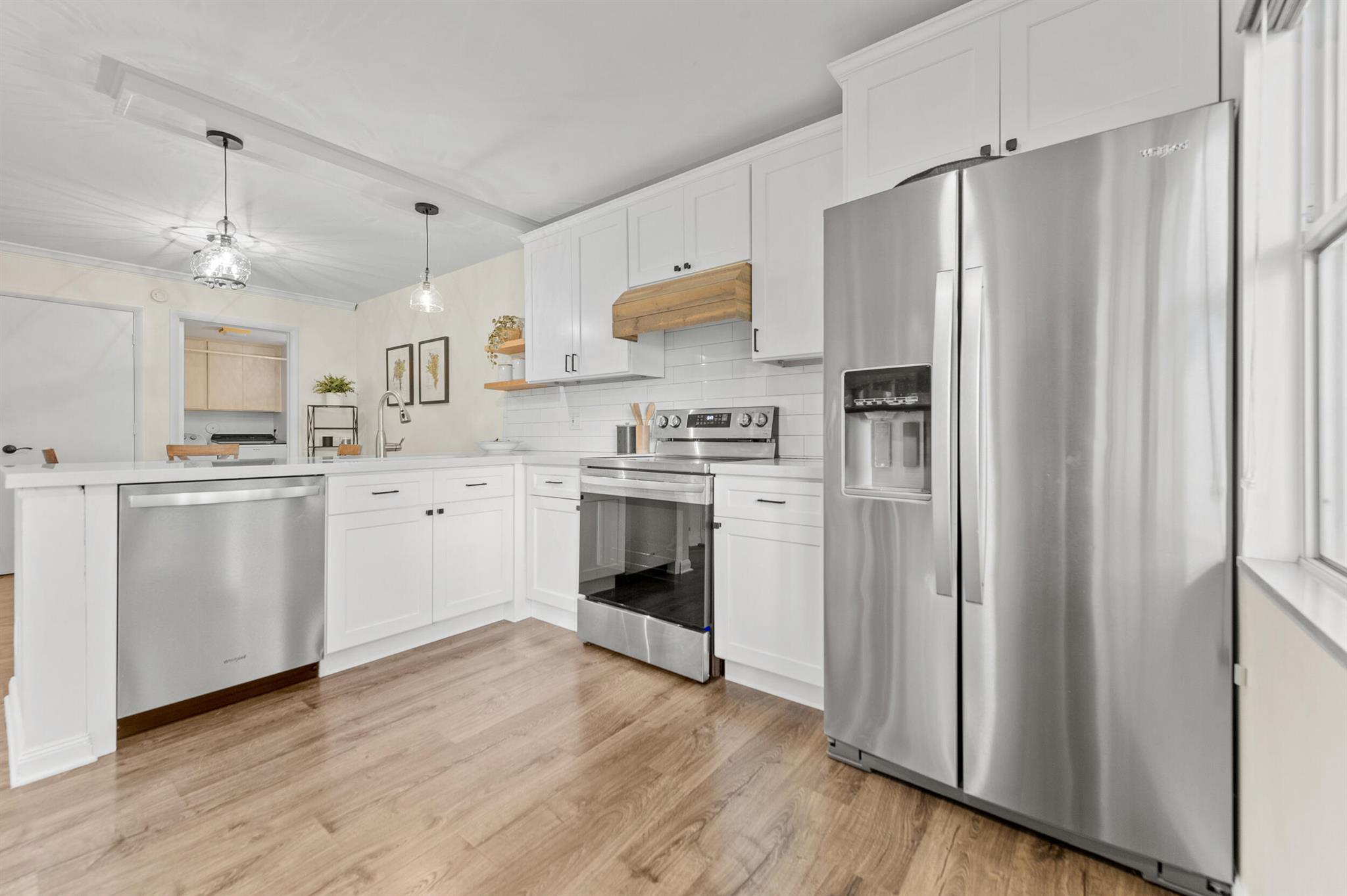 WELLESLEY AT LAKE CLARKE - Residential