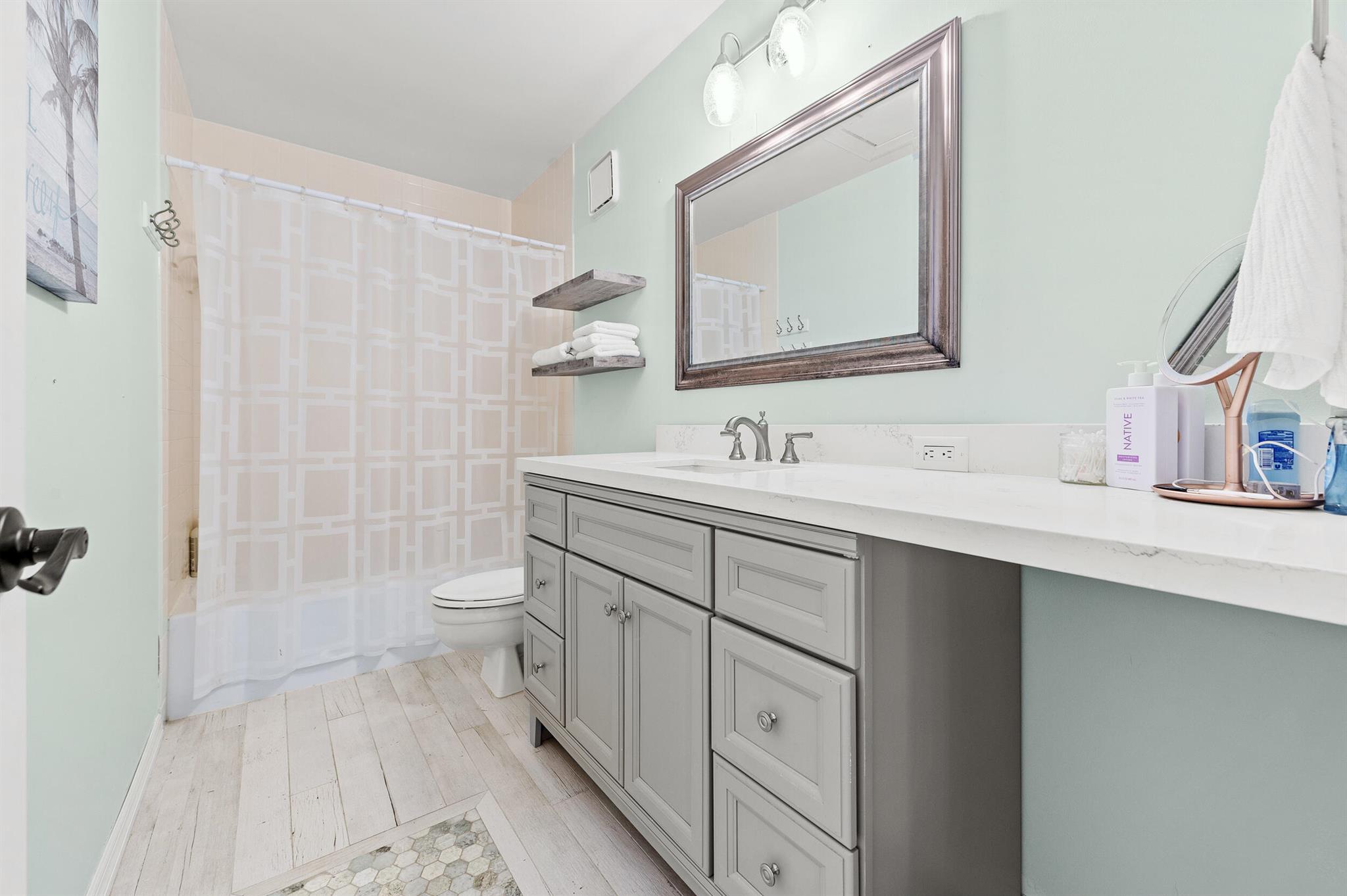 WELLESLEY AT LAKE CLARKE - Residential