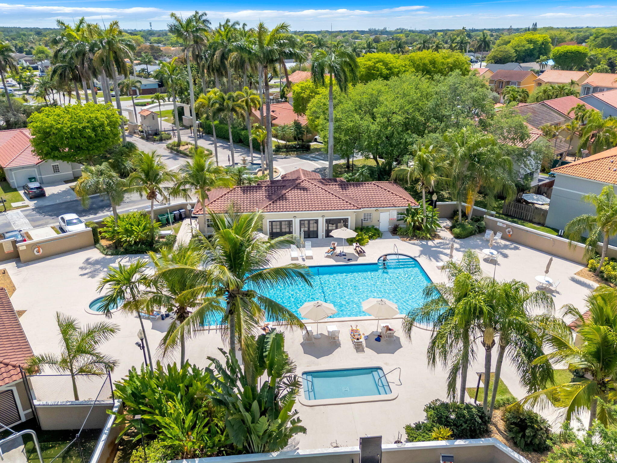 CHARLESTOWNE - Residential