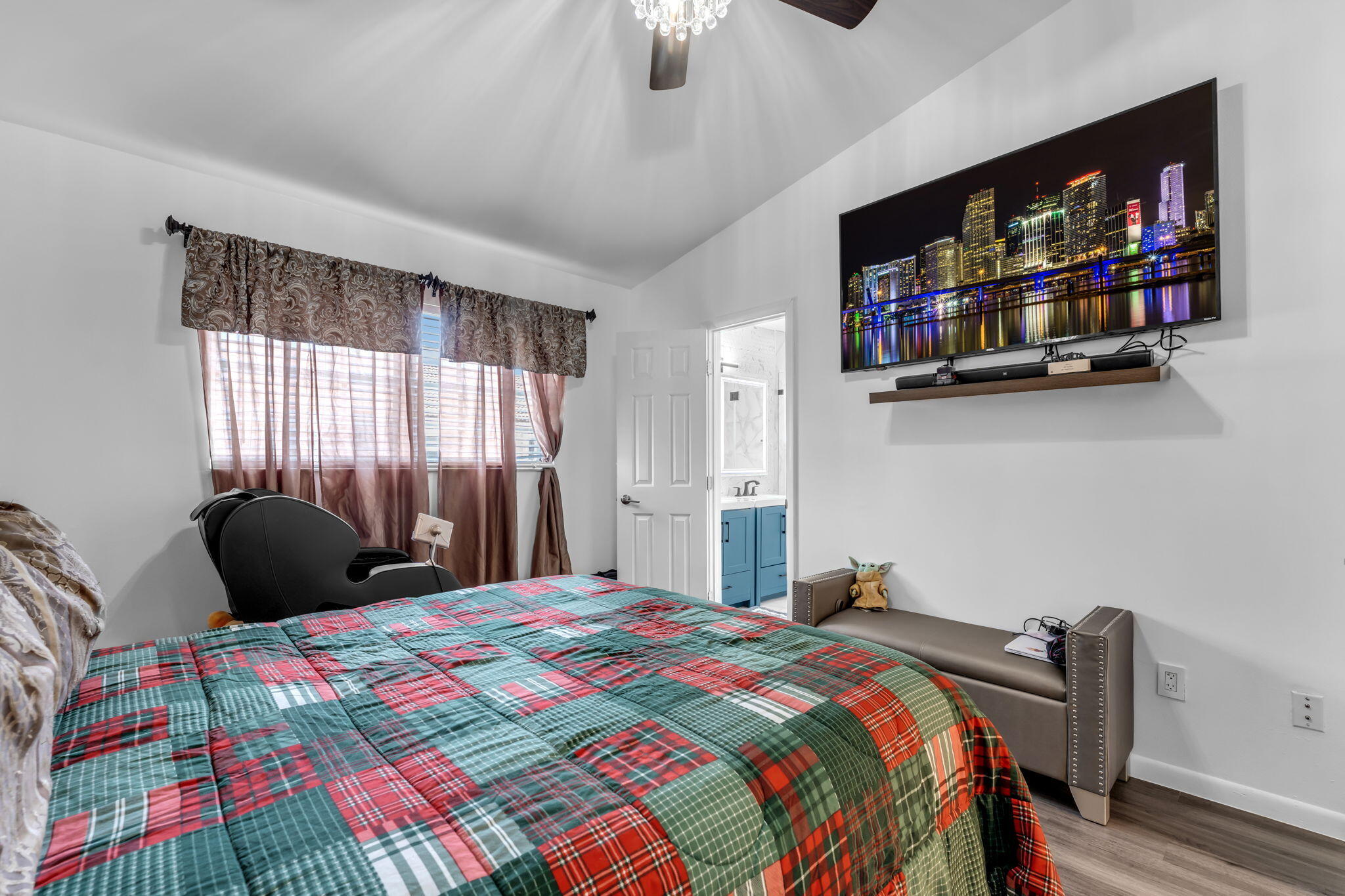 CHARLESTOWNE - Residential