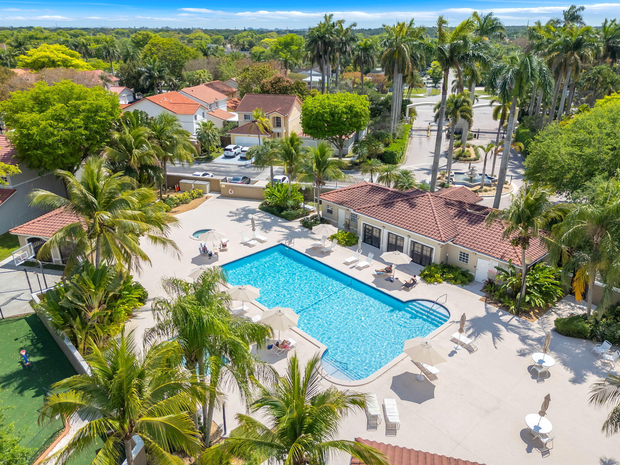 CHARLESTOWNE - Residential