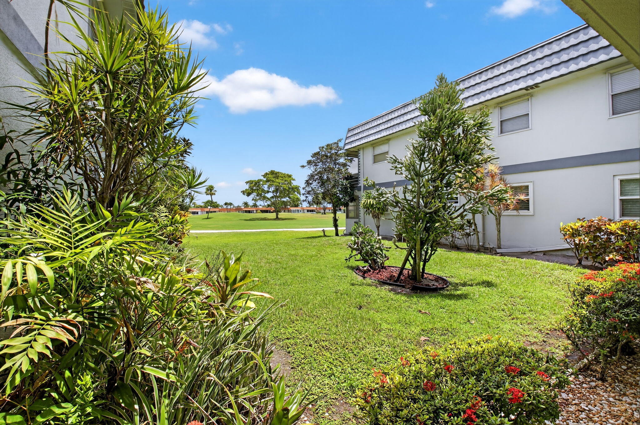 KINGS POINT TUSCANY CONDOS - Residential