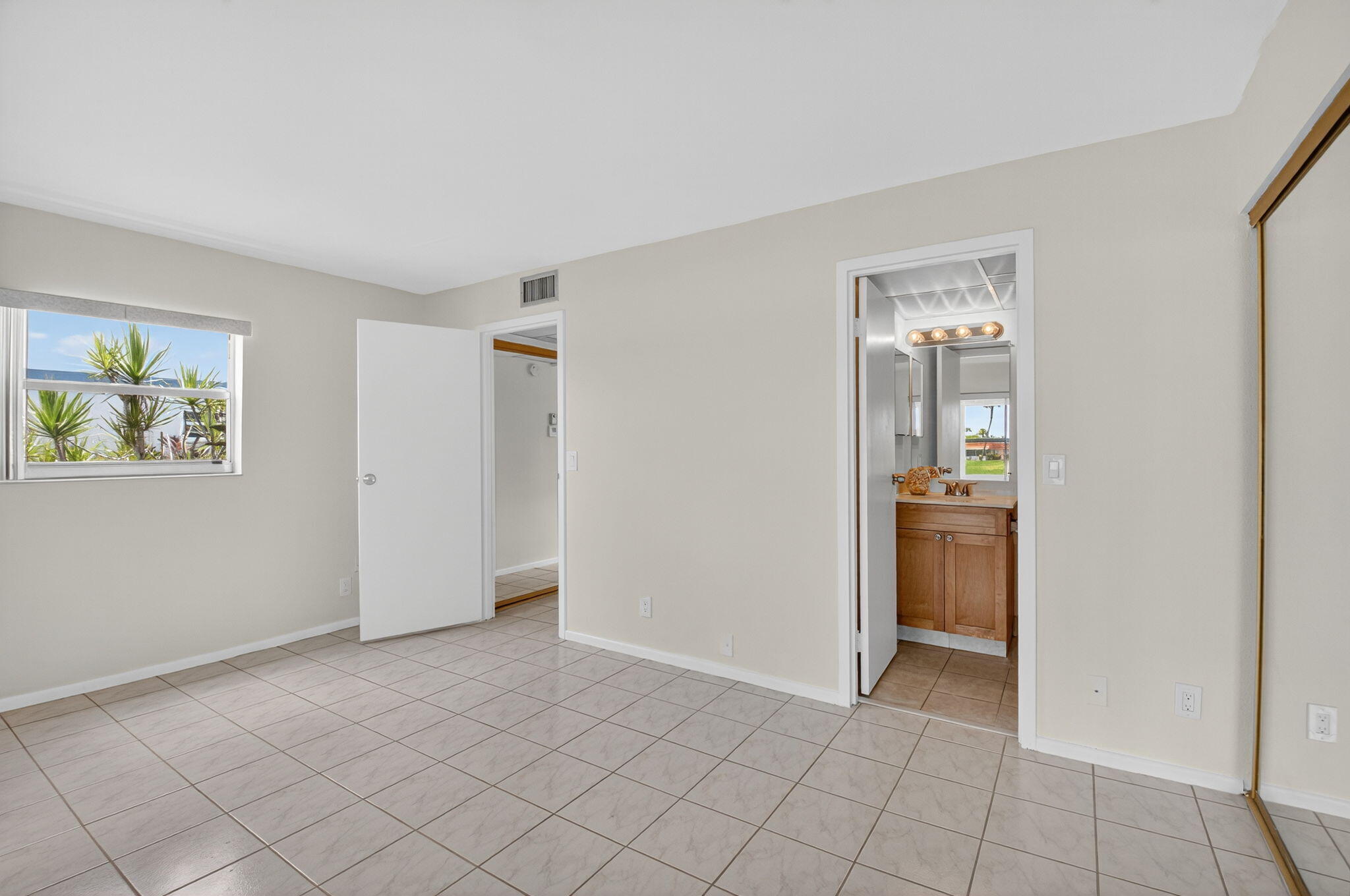 KINGS POINT TUSCANY CONDOS - Residential