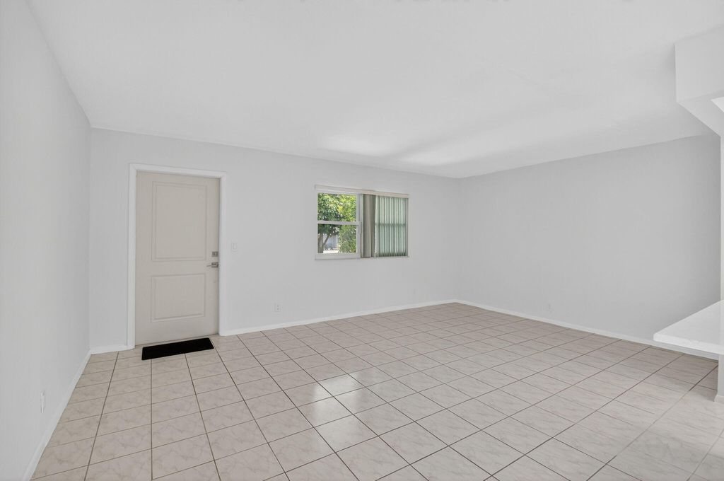 Photo of 294 Tuscany F Lane, Delray Beach, FL 33446 (MLS # R11109041)