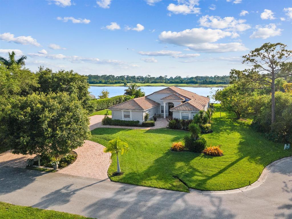 1936 SW Wood Duck Lane