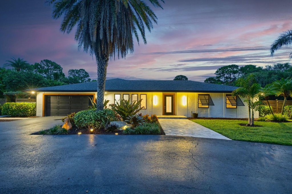 Photo of 8100 Nashua Drive, Palm Beach Gardens, FL 33418 (MLS # R11001903)