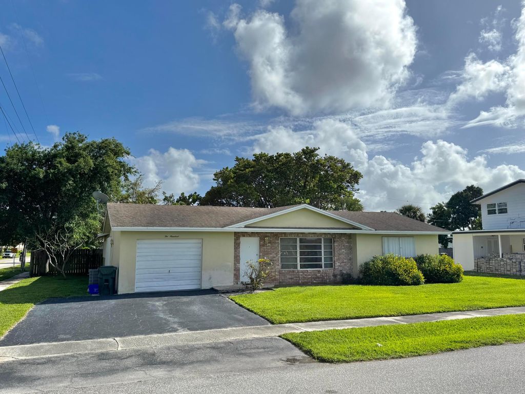 Photo of 200 SW 4th Street, Boca Raton, FL 33432 (MLS # B26011166)