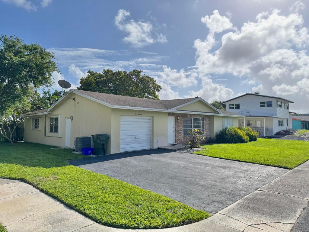Photo of 200 SW 4th Street, Boca Raton, FL 33432 (MLS # B26011166)