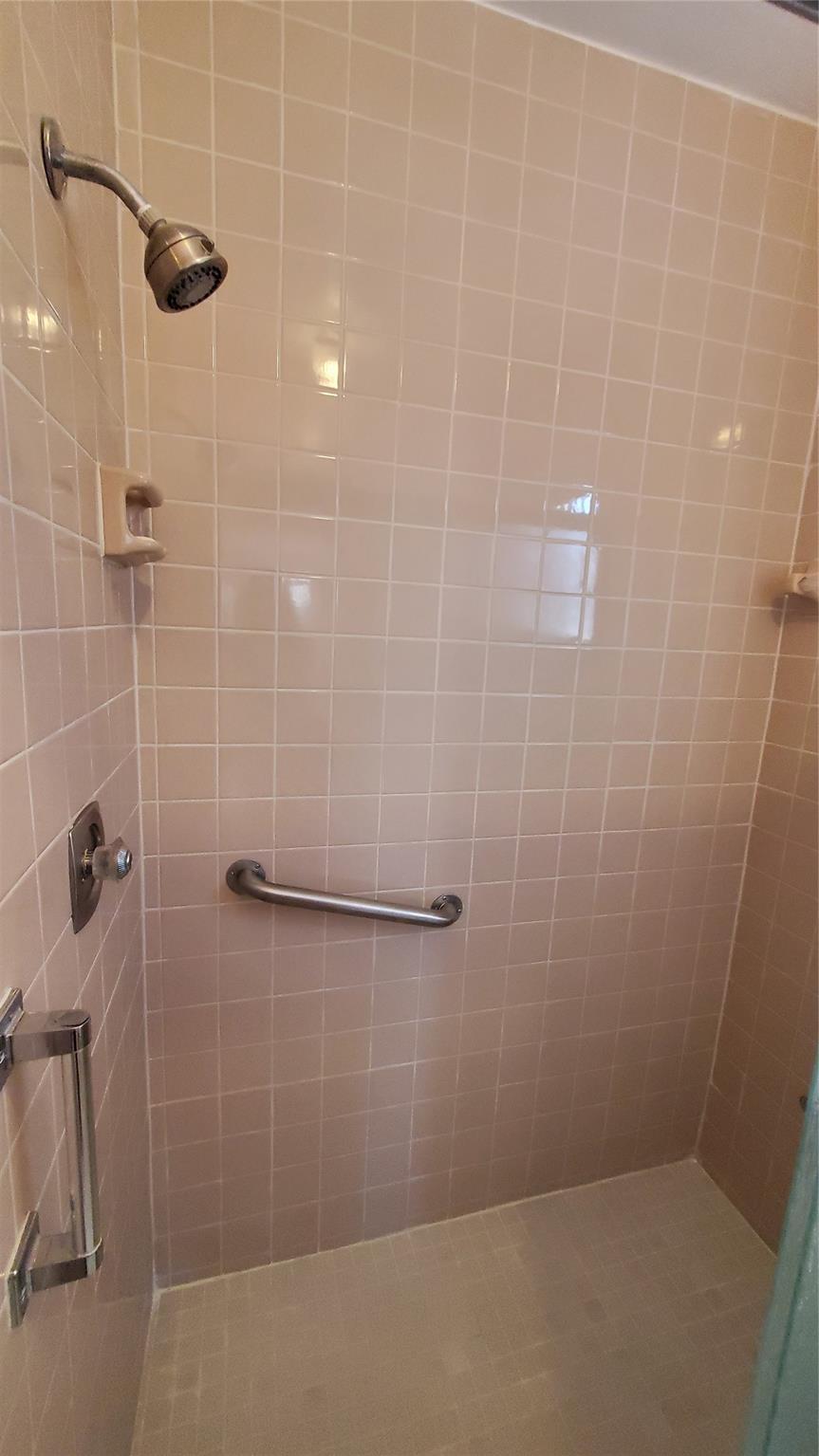 ISLES OF TAMARAC - Residential