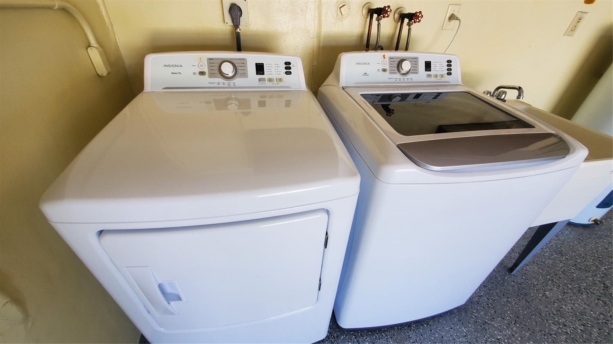 ISLES OF TAMARAC - Residential