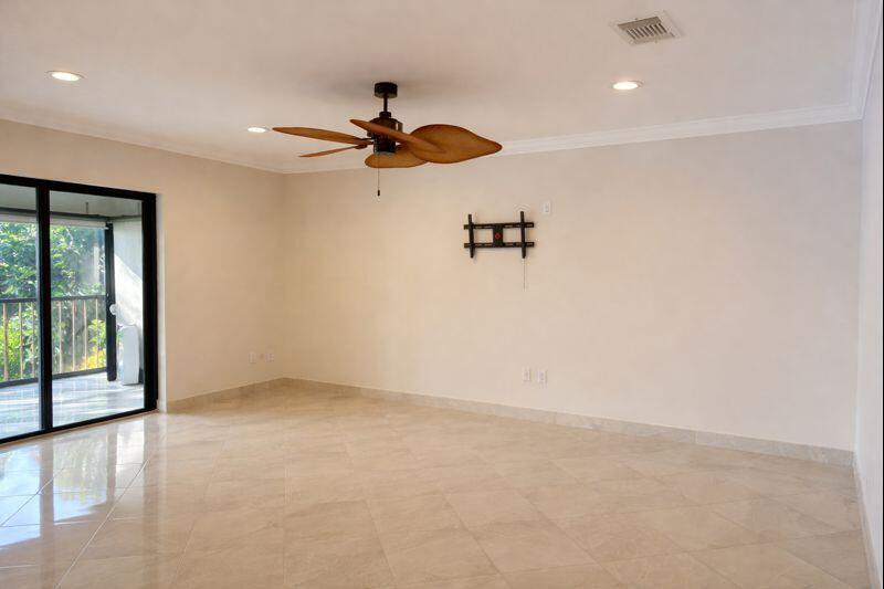 GLADES OF BOCA LAGO CONDO - Residential