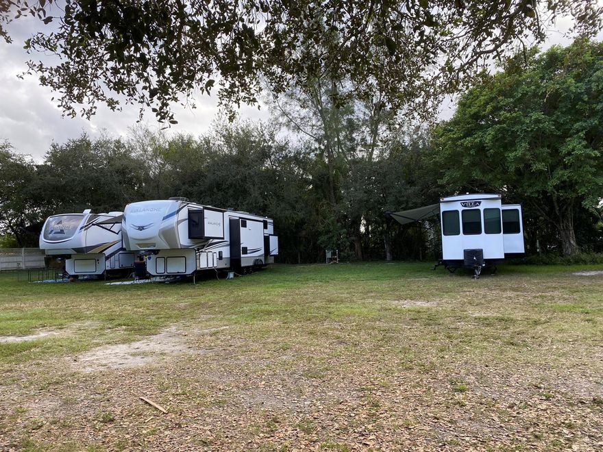 Equestrian delight! Seasonal/Annual. Rent a spot & bring your RV. Live w/your horse on 14 Ac farm on B Rd in Loxahatchee  Groves, moments from PBIEC/WEF!  (Options for partial board/dry stalls). Features: Covered warm-up arena-20mx40m GGT footing + a separate XLg all-purpose arena w/non-flooding bouncy screening sand/clay w/flat grass footing + trails & shaded paddocks. Enjoy this peaceful private oasis:  includes shared use of laundry facility, water & electricity for 30 amp service. Tenant responsible for blackwater service. Hotspot recommended for Wifi. Private gate to enter farm, park by entrance. No smoking on premises. An animal sanctuary-no guests allowed. Pets considered on case-by-case basis. Harmonize w/your horse, Owner is an animal psychic.