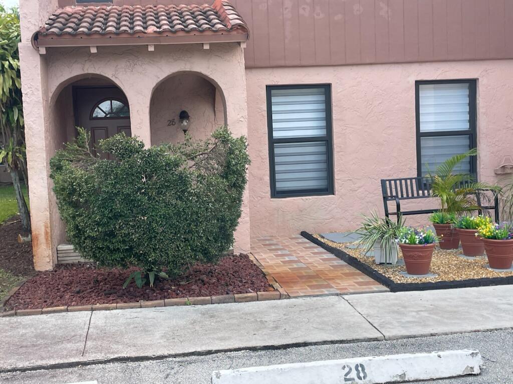 VALENCIA VILLAGE CONDO PHASE I - Residential