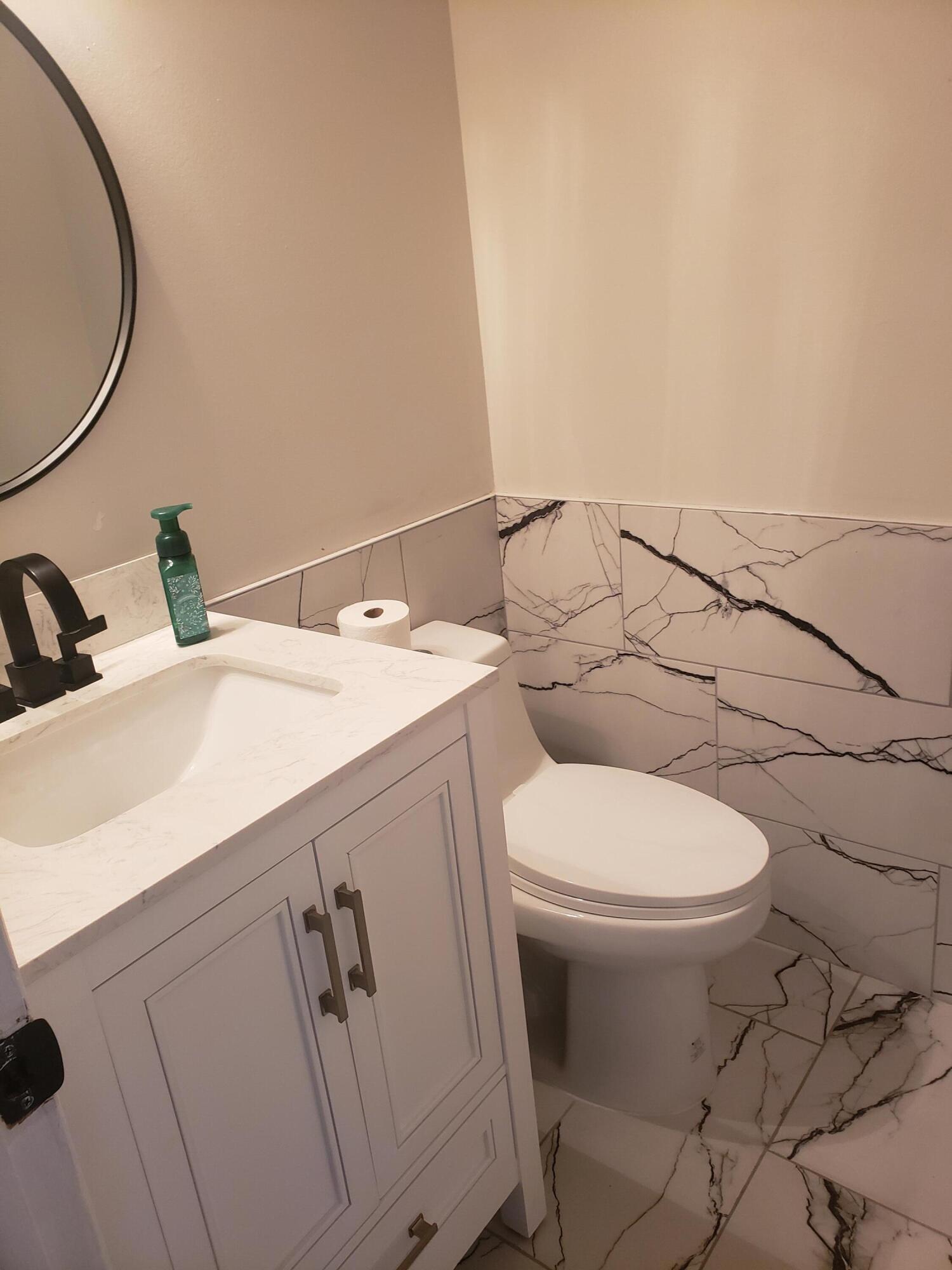 VALENCIA VILLAGE CONDO PHASE I - Residential