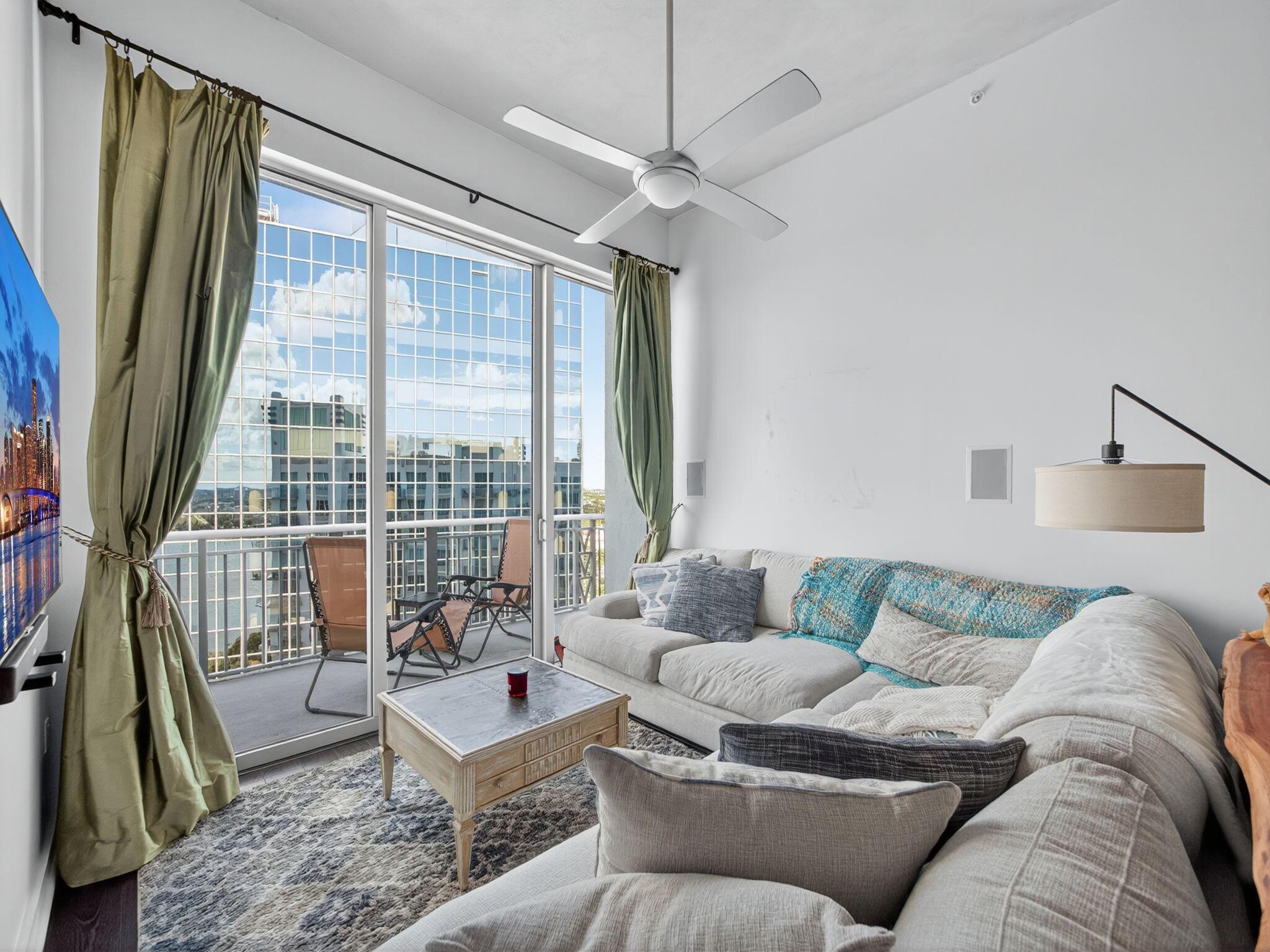 300 S Australian Avenue 1606, West Palm Beach, FL, 33401/$475,000 3 300 S Australian Avenue 1606