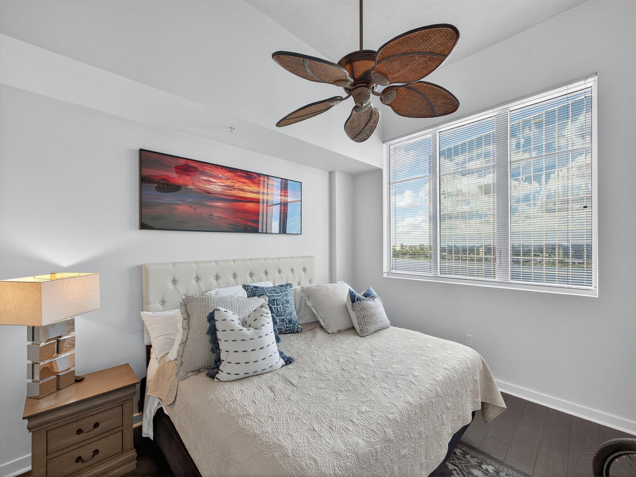 300 S Australian Avenue 1606, West Palm Beach, FL, 33401/$475,000 4 300 S Australian Avenue 1606