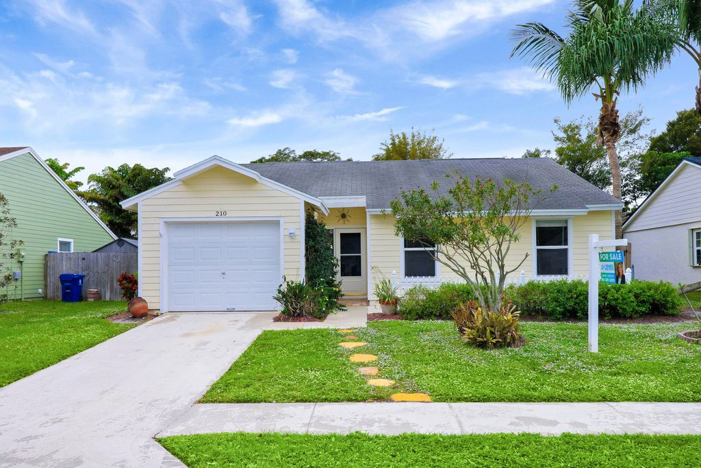 Photo of 210 Woodbridge Drive, Jupiter, FL 33458 (MLS # R10927402)
