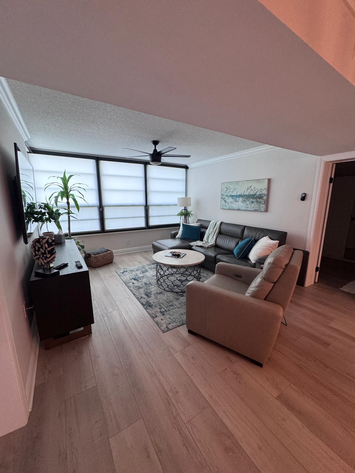 WHITEHALL CONDO OF THE LANDS OF THE PRESIDENT - Residential