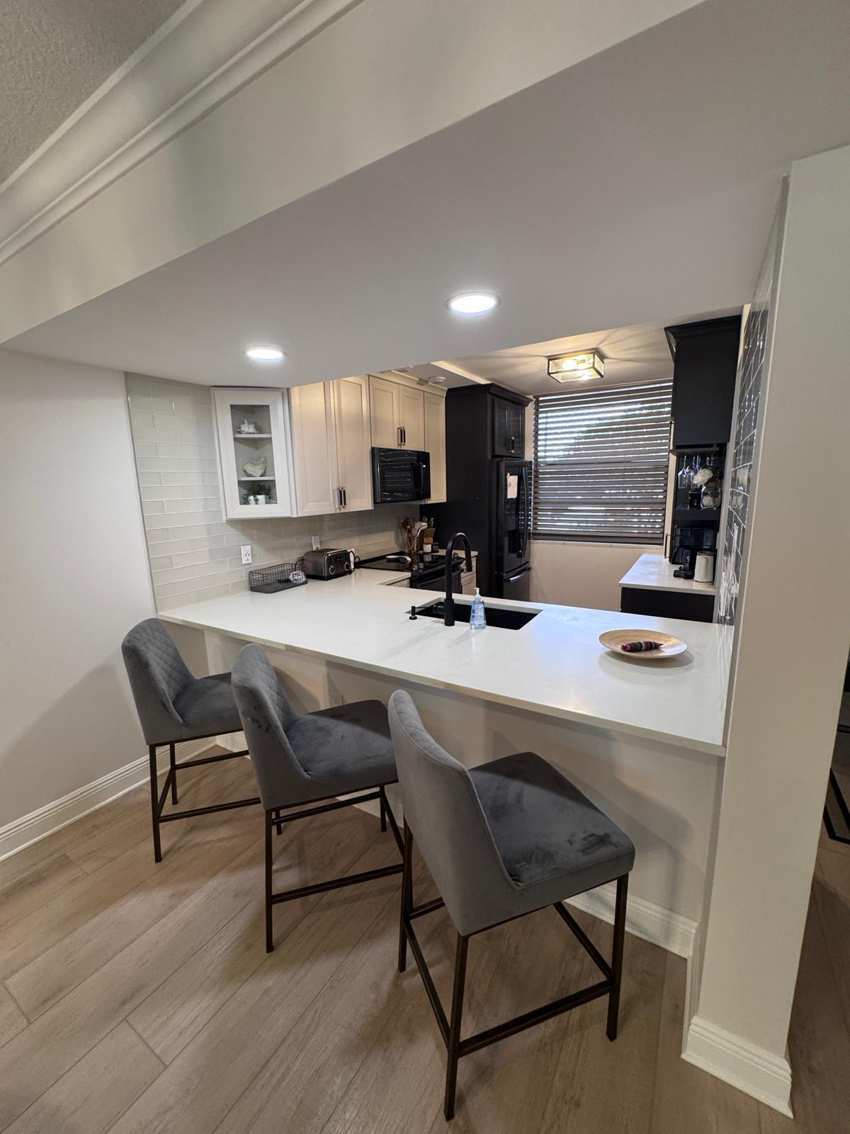 WHITEHALL CONDO OF THE LANDS OF THE PRESIDENT - Residential