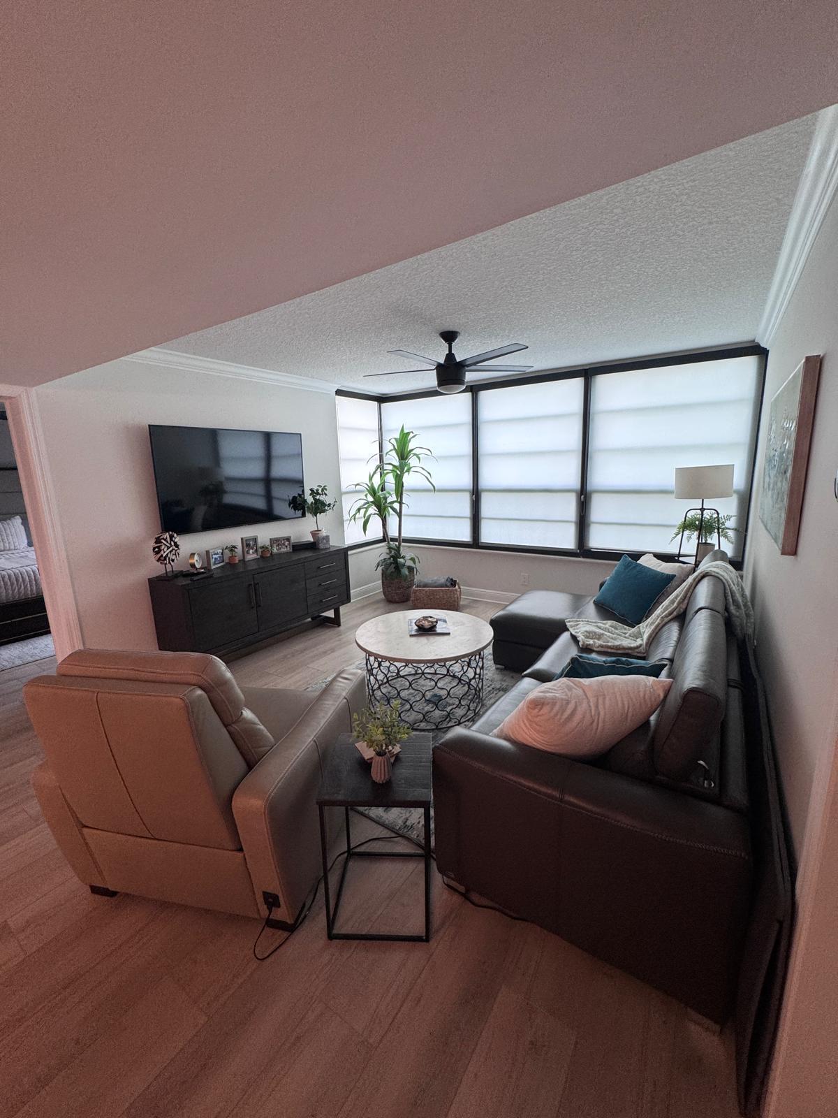 WHITEHALL CONDO OF THE LANDS OF THE PRESIDENT - Residential