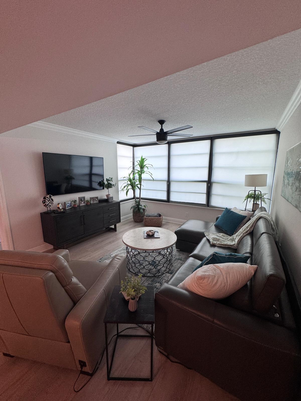WHITEHALL CONDO OF THE LANDS OF THE PRESIDENT - Residential