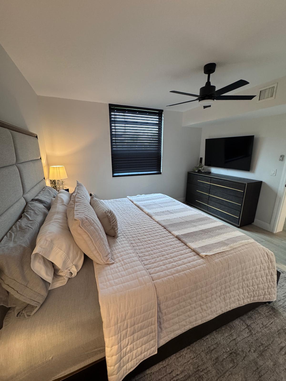 WHITEHALL CONDO OF THE LANDS OF THE PRESIDENT - Residential