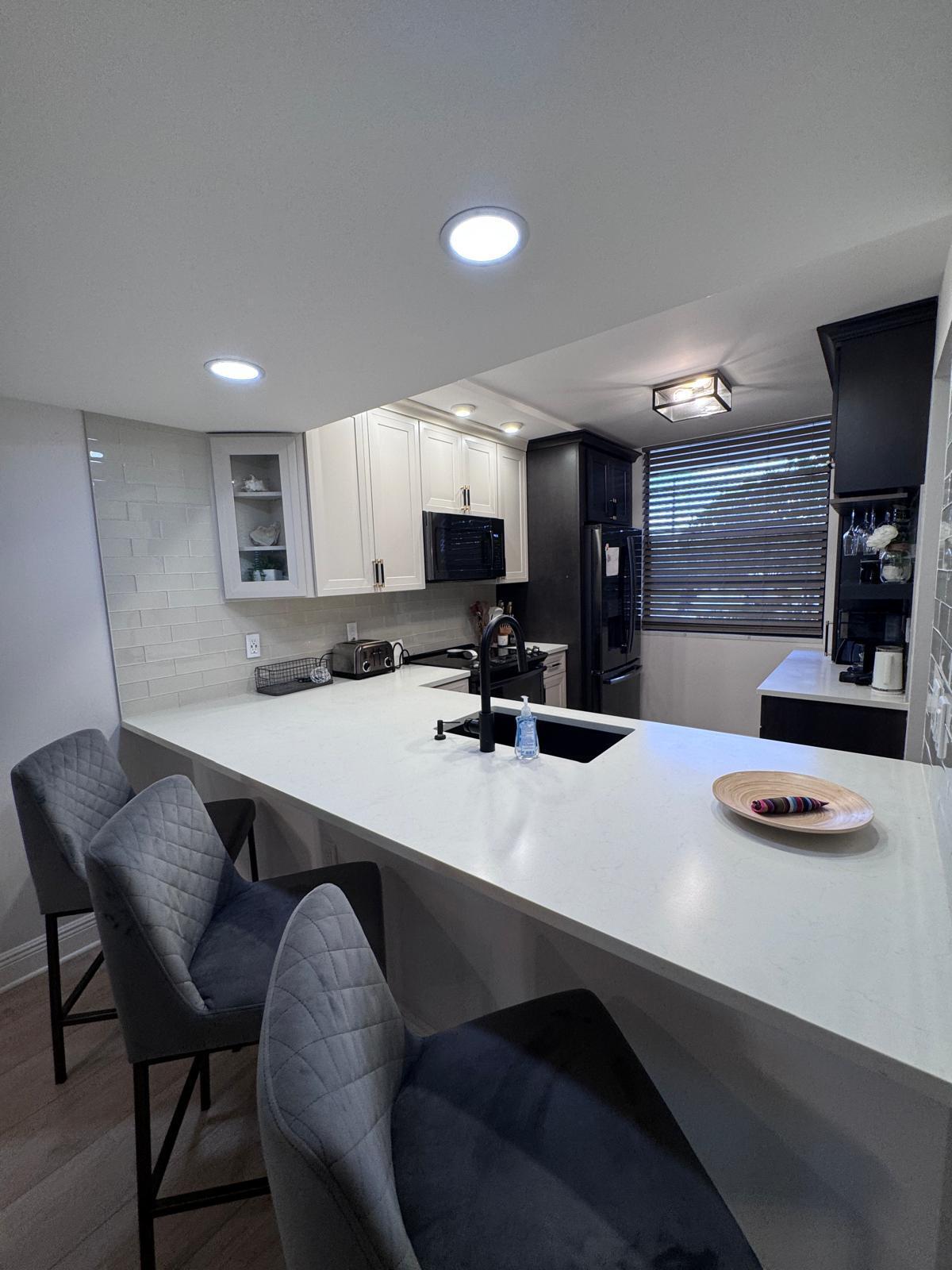 WHITEHALL CONDO OF THE LANDS OF THE PRESIDENT - Residential